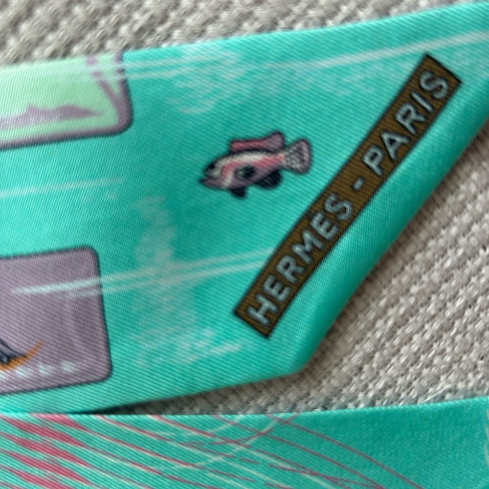 100% Authentic Vintage Hermes Twilly Scarf - Picture 5 of 7